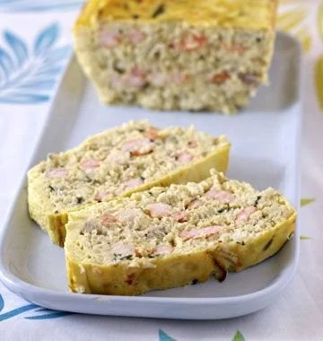 Terrine de poisson blanc aux crevettes, plat élégant et savoureux