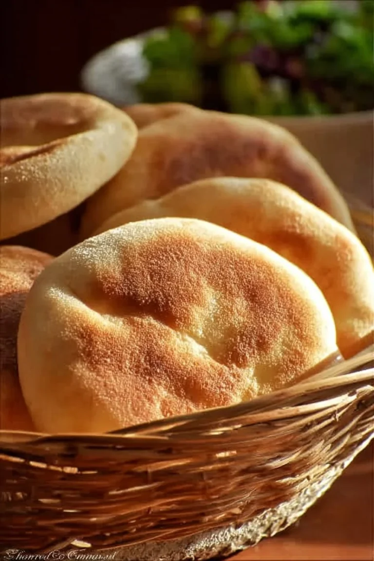Batbout marocain, pain moelleux cuit à la poêle, recette facile et délicieuse.