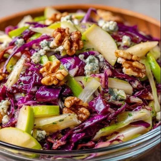 Salade Croquante Chou Rouge, Fenouil et Gorgonzola pleine de fraîcheur